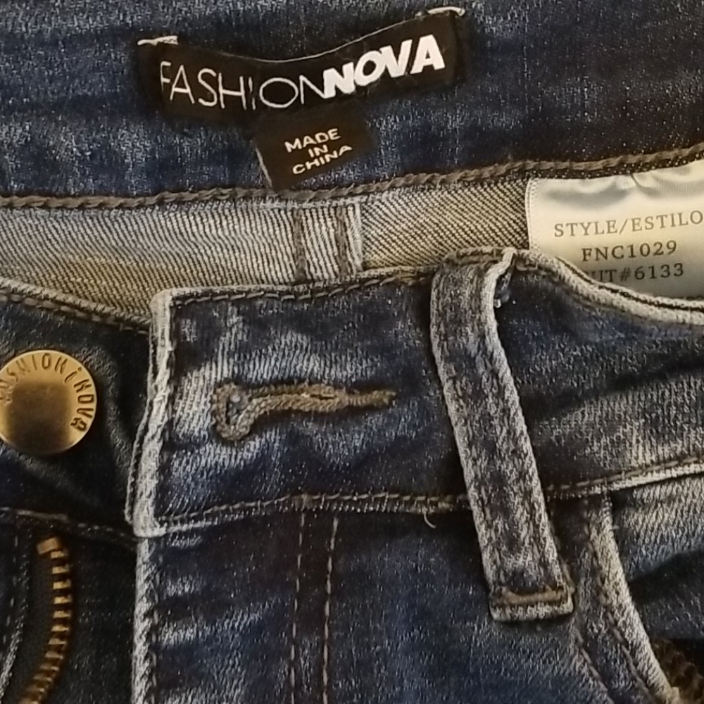 Distressed Jeans - Picture 4 of 4